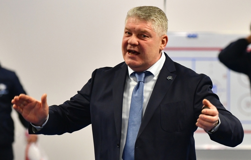 Юрий Михайлис продолжит работу в Барысе